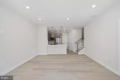 Living - 44579 Strabane Ter, Ashburn, VA 20147 photo 1 of 6