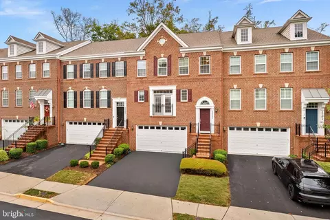 20281 Center Brook Sq, Sterling, VA 20165