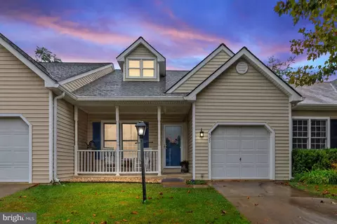 525 Wordsworth Cir, Purcellville, VA 20132