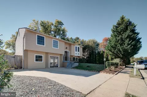 1300 E Beech Rd, Sterling, VA 20164