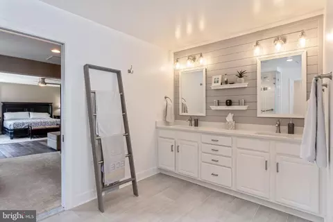 Entry Way - 23251 Christopher Thomas Ln, Brambleton, VA 20148 photo 5 of 12