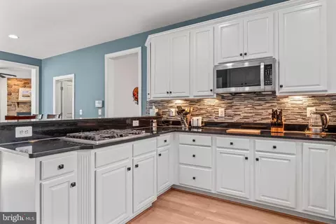 Kitchen - 23251 Christopher Thomas Ln, Brambleton, VA 20148 photo 6 of 6