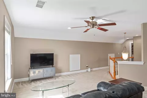 Entry Way - 23251 Christopher Thomas Ln, Brambleton, VA 20148 photo 9 of 12