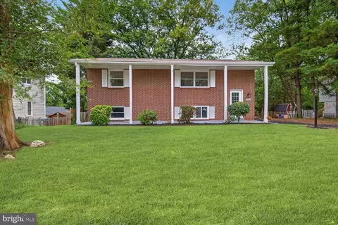 202 E Gordon St, Sterling, VA 20164