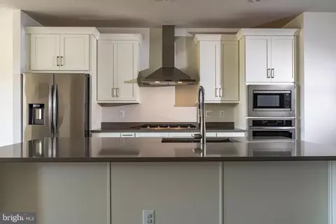 42972 Truman Ter, Ashburn, VA 20148 photo 5