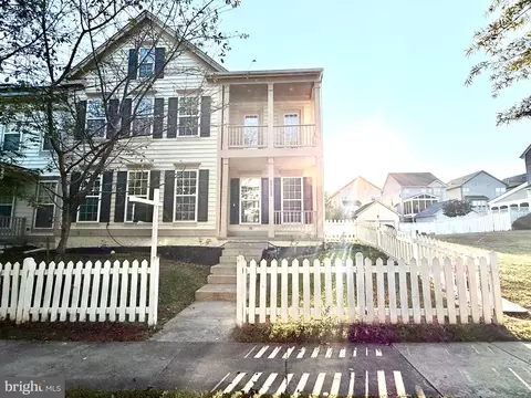 20423 Bowfonds St, Ashburn, VA 20147
