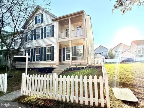 20423 Bowfonds St, Ashburn, VA 20147 photo 2
