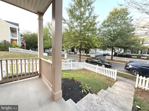 20423 Bowfonds St, Ashburn, VA 20147 photo 4