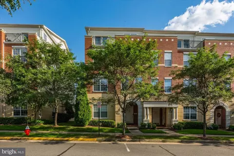 43613 Mcdowell Sq, Leesburg, VA 20176