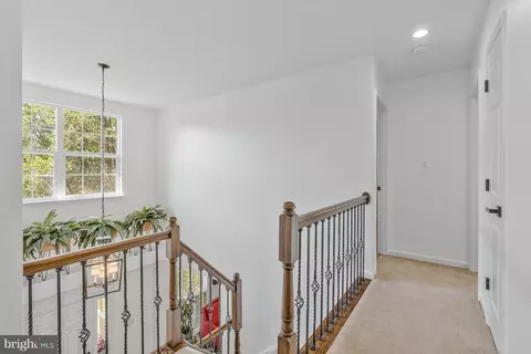 Entry Way - 20666 Coppersmith Dr, Ashburn, VA 20147 photo 8 of 9