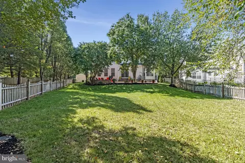 Exterior - 20666 Coppersmith Dr, Ashburn, VA 20147 photo 9 of 12