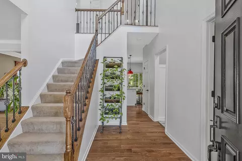 Entry Way - 20666 Coppersmith Dr, Ashburn, VA 20147 photo 6 of 9