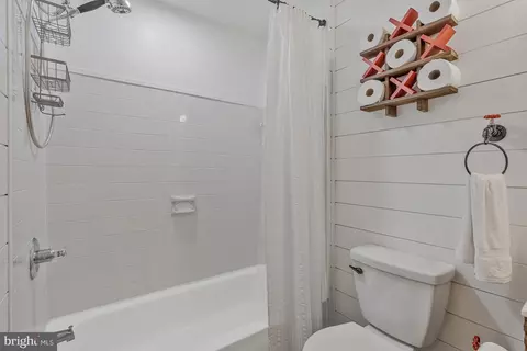 Bath - 20666 Coppersmith Dr, Ashburn, VA 20147 photo 6 of 6