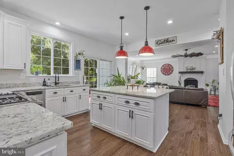 Kitchen - 20666 Coppersmith Dr, Ashburn, VA 20147 photo 3 of 4
