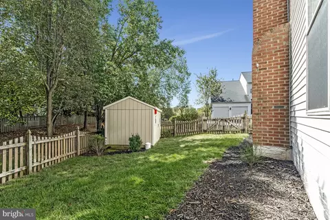 Exterior - 20666 Coppersmith Dr, Ashburn, VA 20147 photo 3 of 12