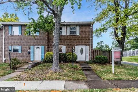 801 S Concord Ct, Sterling, VA 20164