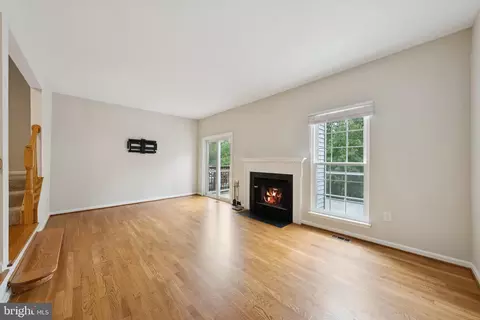 Living - 43247 Clearnight Ter, Ashburn, VA 20147 photo 3 of 5