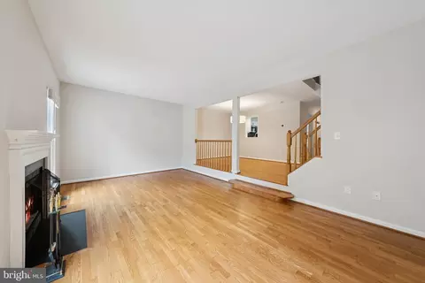 Living - 43247 Clearnight Ter, Ashburn, VA 20147 photo 2 of 5
