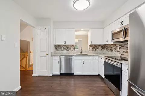 Kitchen - 43247 Clearnight Ter, Ashburn, VA 20147 photo 3 of 3