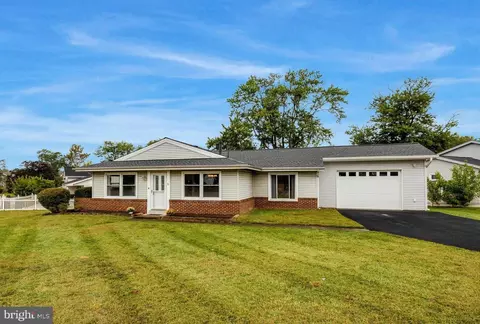 1005 N Sterling Blvd, Sterling, VA 20164