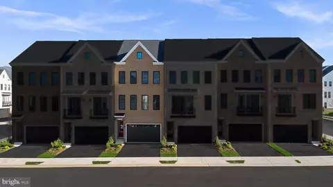 42125 Picasso Sq, Ashburn, VA 20148