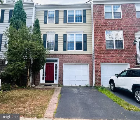 43005 Beachall St, Chantilly, VA 20152