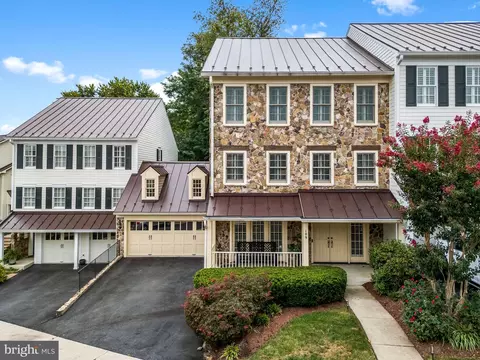 109 N Jay St, Middleburg, VA 20117