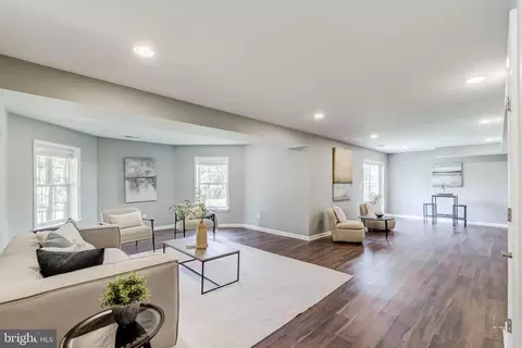 Living - 21899 Knob Hill Pl, Ashburn, VA 20148 photo 15 of 15