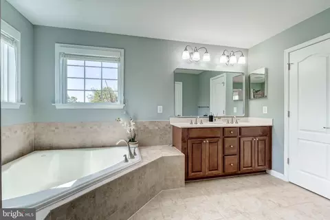 Bath - 21899 Knob Hill Pl, Ashburn, VA 20148 photo 1 of 4