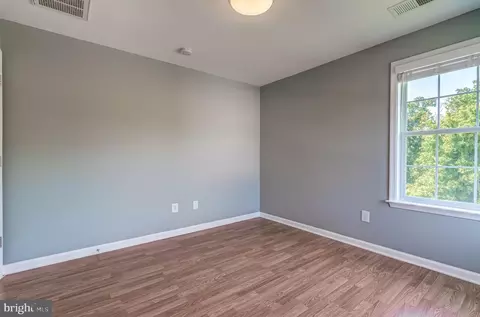 Bedroom - 21899 Knob Hill Pl, Ashburn, VA 20148 photo 10 of 13
