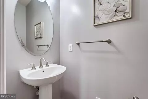 Entry Way - 21899 Knob Hill Pl, Ashburn, VA 20148 photo 5 of 5