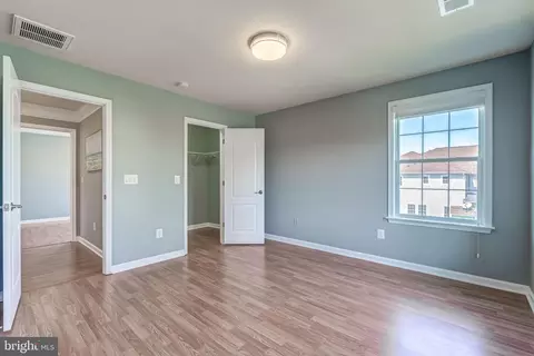 Bedroom - 21899 Knob Hill Pl, Ashburn, VA 20148 photo 11 of 13