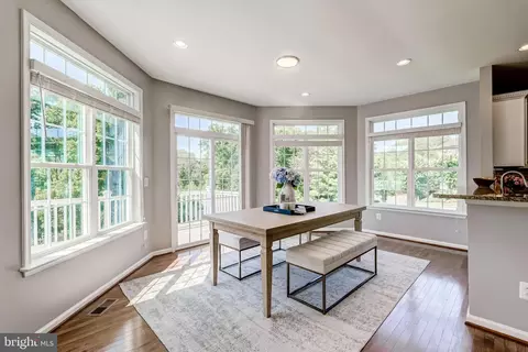 Dining - 21899 Knob Hill Pl, Ashburn, VA 20148 photo 4 of 5