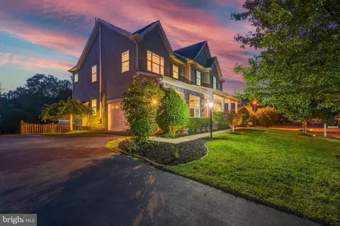 Exterior - 21899 Knob Hill Pl, Ashburn, VA 20148 photo 6 of 8