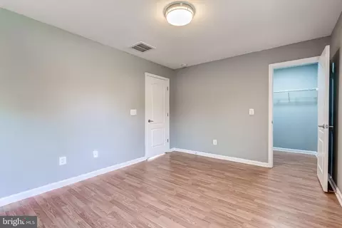 Bedroom - 21899 Knob Hill Pl, Ashburn, VA 20148 photo 6 of 13