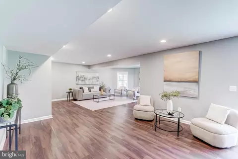 Living - 21899 Knob Hill Pl, Ashburn, VA 20148 photo 10 of 15