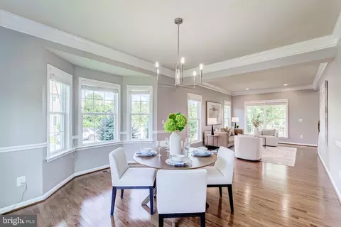Dining - 21899 Knob Hill Pl, Ashburn, VA 20148 photo 3 of 5