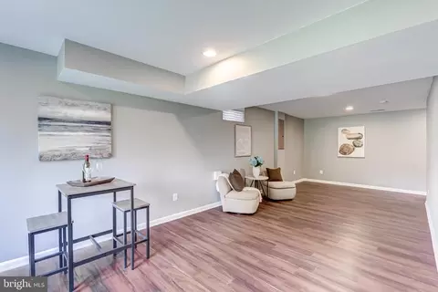 Living - 21899 Knob Hill Pl, Ashburn, VA 20148 photo 9 of 15