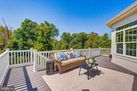 Exterior - 21899 Knob Hill Pl, Ashburn, VA 20148 photo 5 of 8
