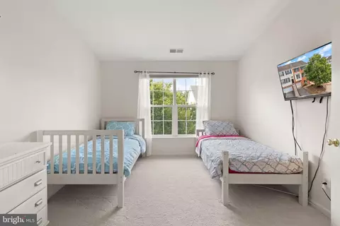 Bedroom - 20144 Prairie Dunes Ter, Ashburn, VA 20147 photo 5 of 7