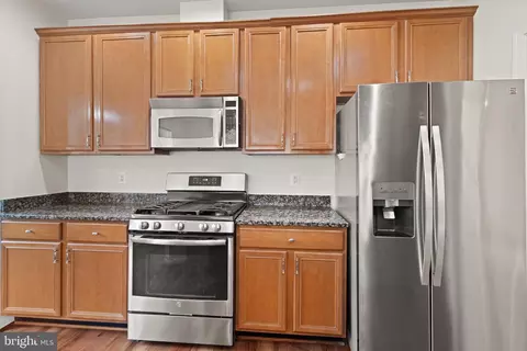 Kitchen - 20144 Prairie Dunes Ter, Ashburn, VA 20147 photo 3 of 3