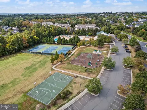 View/Area - 20144 Prairie Dunes Ter, Ashburn, VA 20147 photo 4 of 7