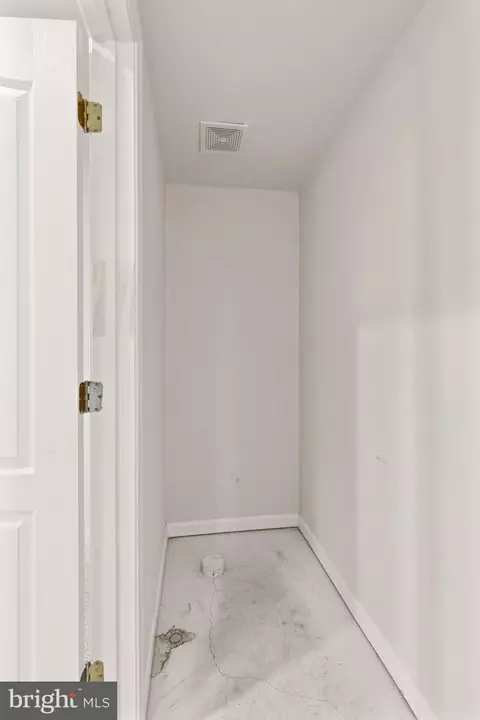 Entry Way - 20144 Prairie Dunes Ter, Ashburn, VA 20147 photo 2 of 2