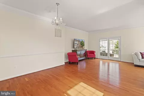 Living - 20144 Prairie Dunes Ter, Ashburn, VA 20147 photo 4 of 6