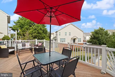 Exterior - 20144 Prairie Dunes Ter, Ashburn, VA 20147 photo 2 of 3