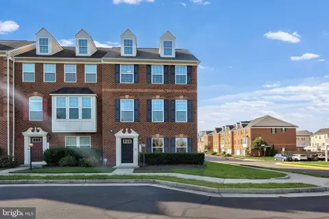 25705 Clairmont Manor Sq, Aldie, VA 20105