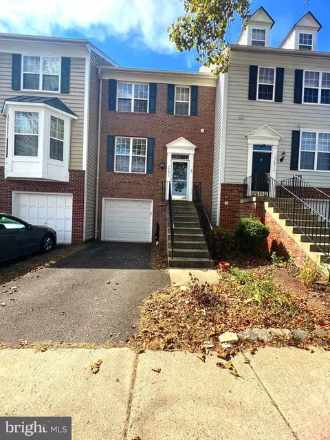 42893 Golf View Dr, South Riding, VA 20152