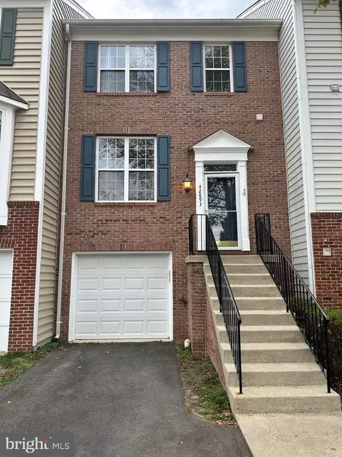 42893 Golf View Dr, South Riding, VA 20152