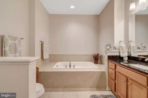 Bath - 44063 Vaira Ter, Chantilly, VA 20152 photo 1 of 4