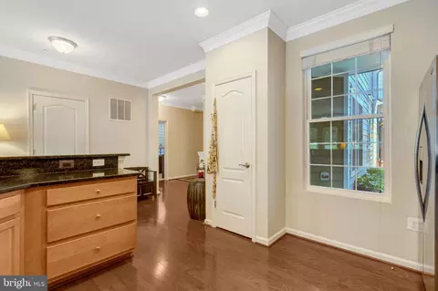 Entry Way - 44063 Vaira Ter, Chantilly, VA 20152 photo 5 of 8
